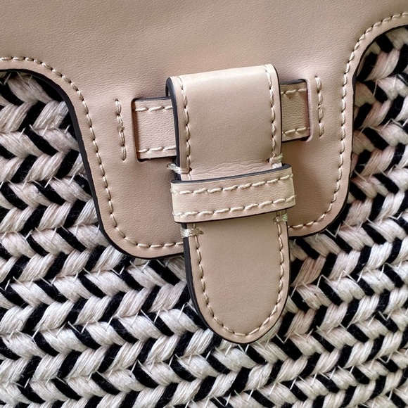 VINCE CAMUTO WOVEN Crossbody bucket black cream Bag purse with Strap Dust bag - Picture 4 of 8